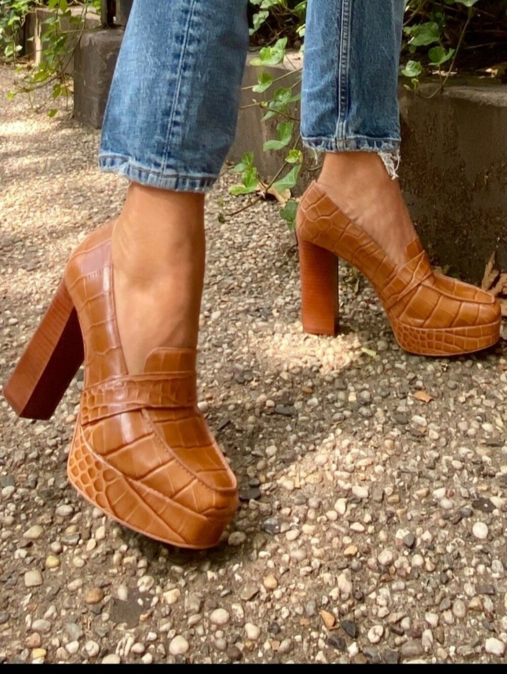 Vince Camuto Mebrana Platform Leather Loafer Pumps Tan Croc Embossed 9.5 NWOB